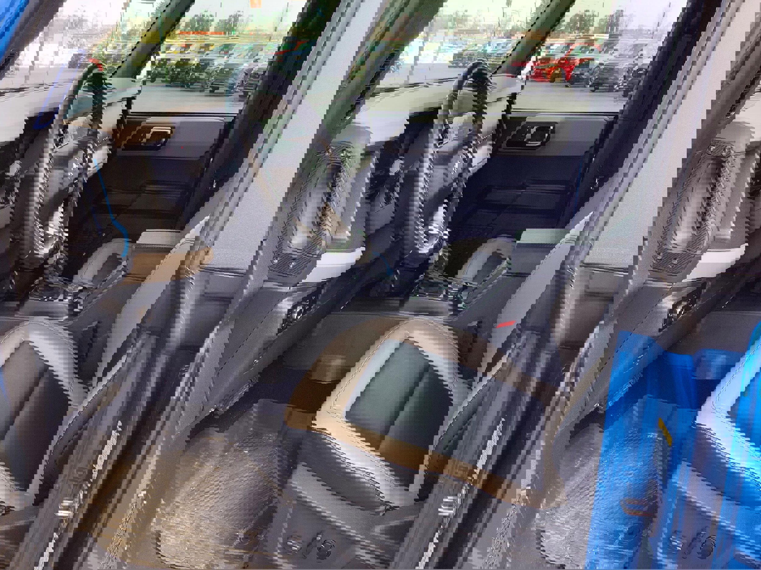 Used 2024 Ford Bronco Wildtrak image 8