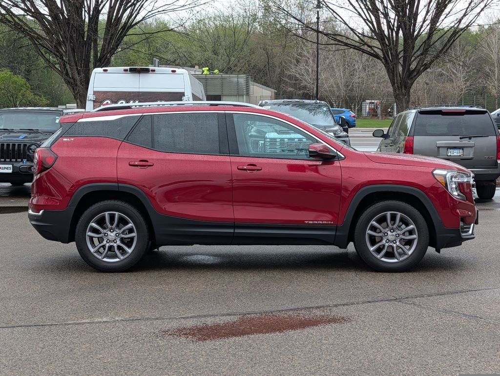 Used 2024 GMC Terrain SLT w/ Infotainment Package II AWD/4WD image 15