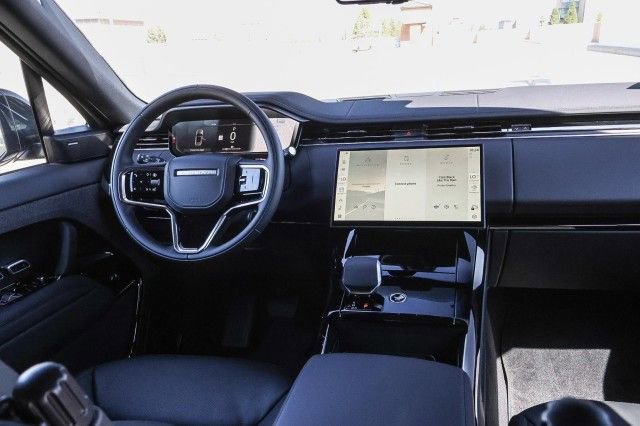 New 2025 Land Rover Range Rover Sport SE image 14