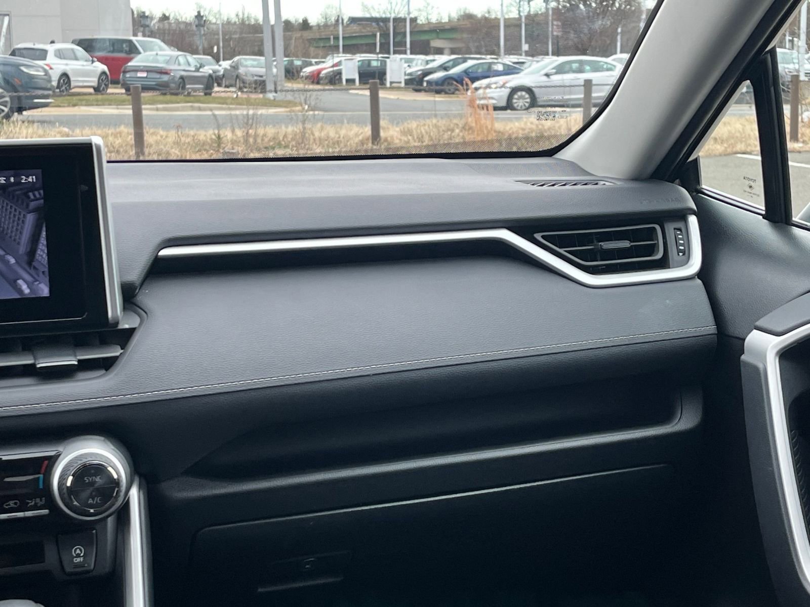 Used 2025 Toyota RAV4 XLE image 36