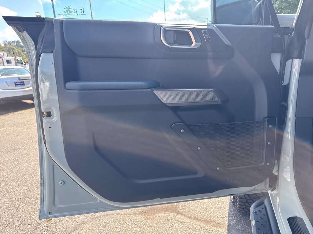 Used 2021 Ford Bronco First Edition AWD/4WD image 11