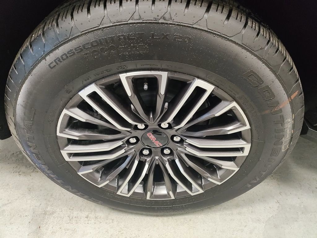 New 2026 GMC Yukon Elevation image 3