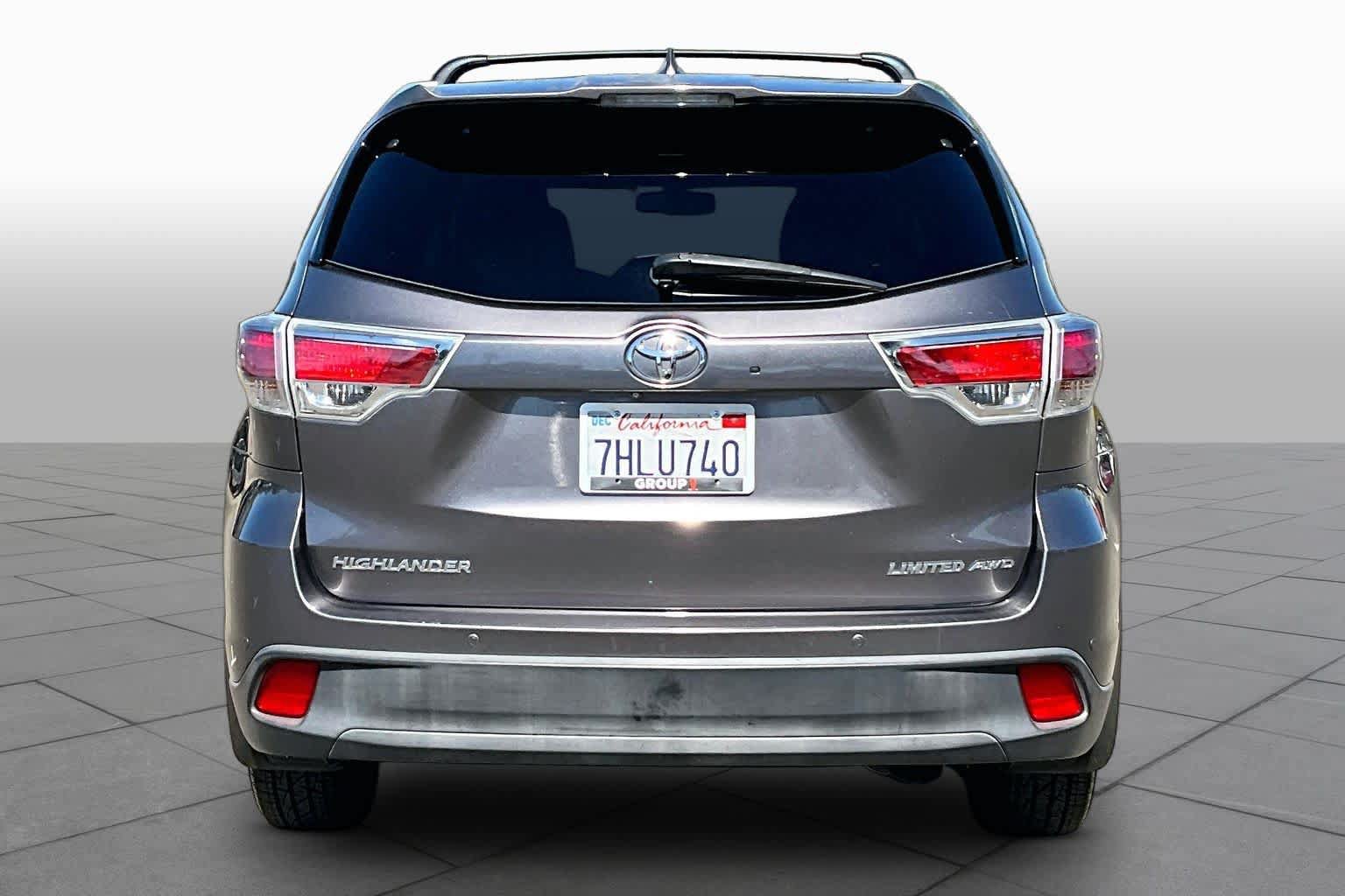 Used 2015 Toyota Highlander Limited AWD/4WD image 4