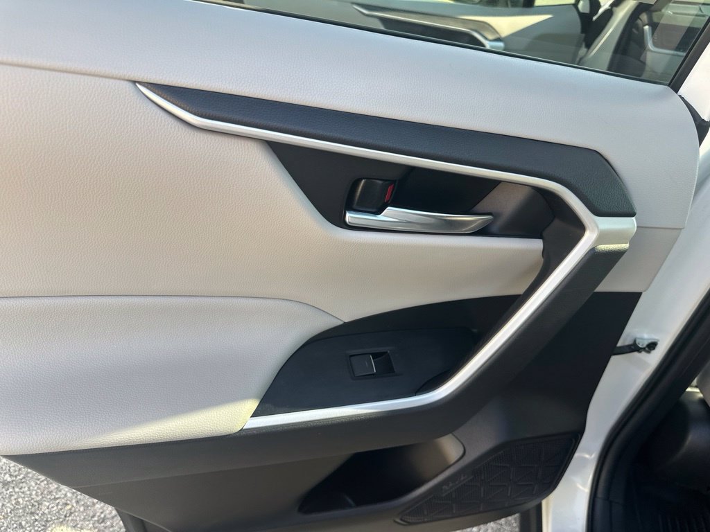 Used 2022 Toyota RAV4 XLE w/ Convenience Package AWD/4WD image 29