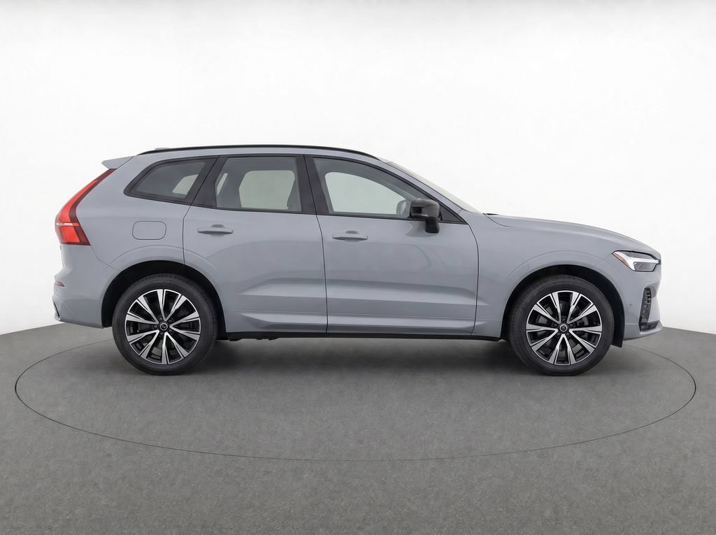 Certified 2024 Volvo XC60 B5 Plus AWD/4WD image 8