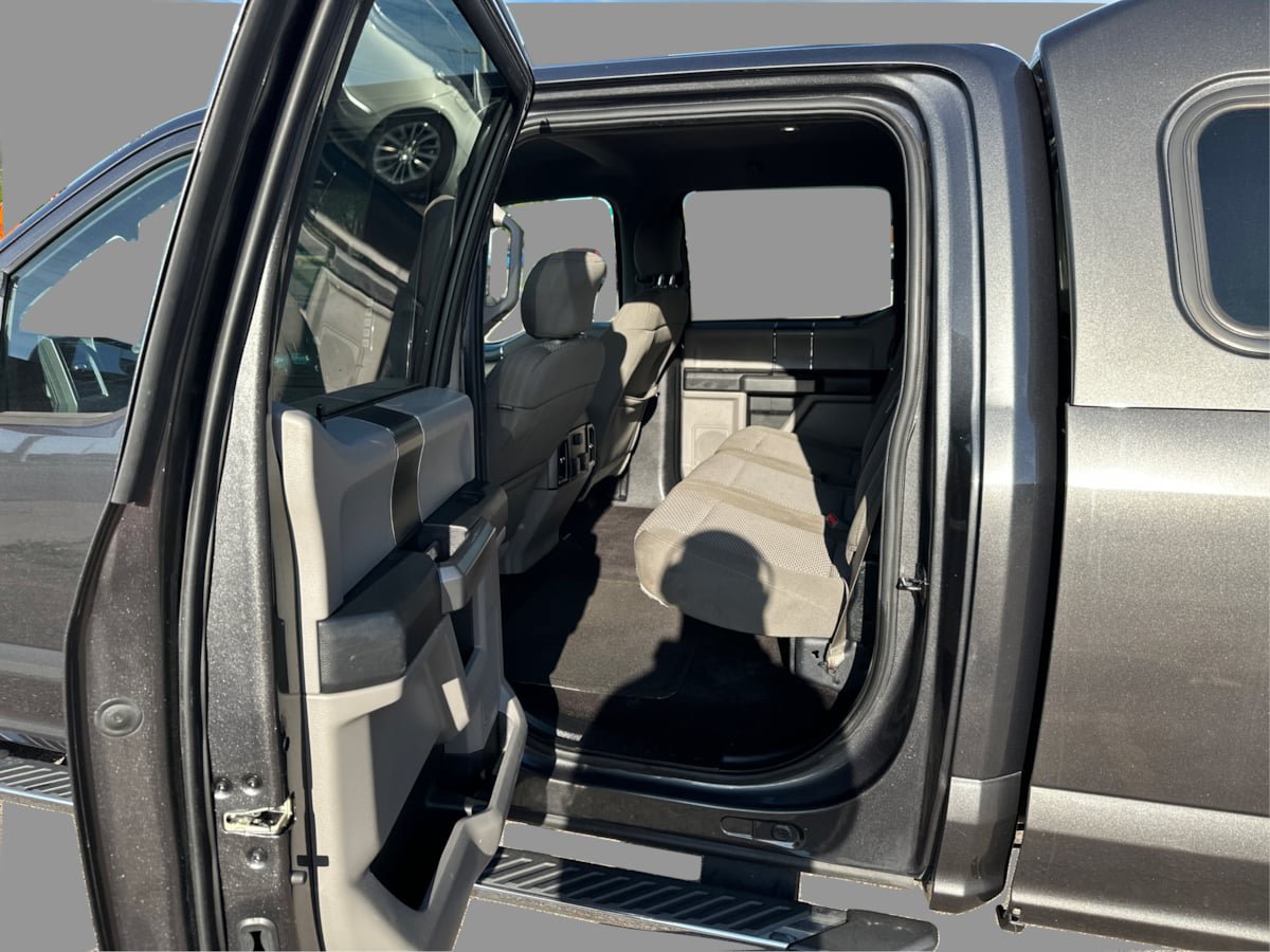 Used 2017 Ford F150 XLT w/ Equipment Group 302A Luxury AWD/4WD image 24
