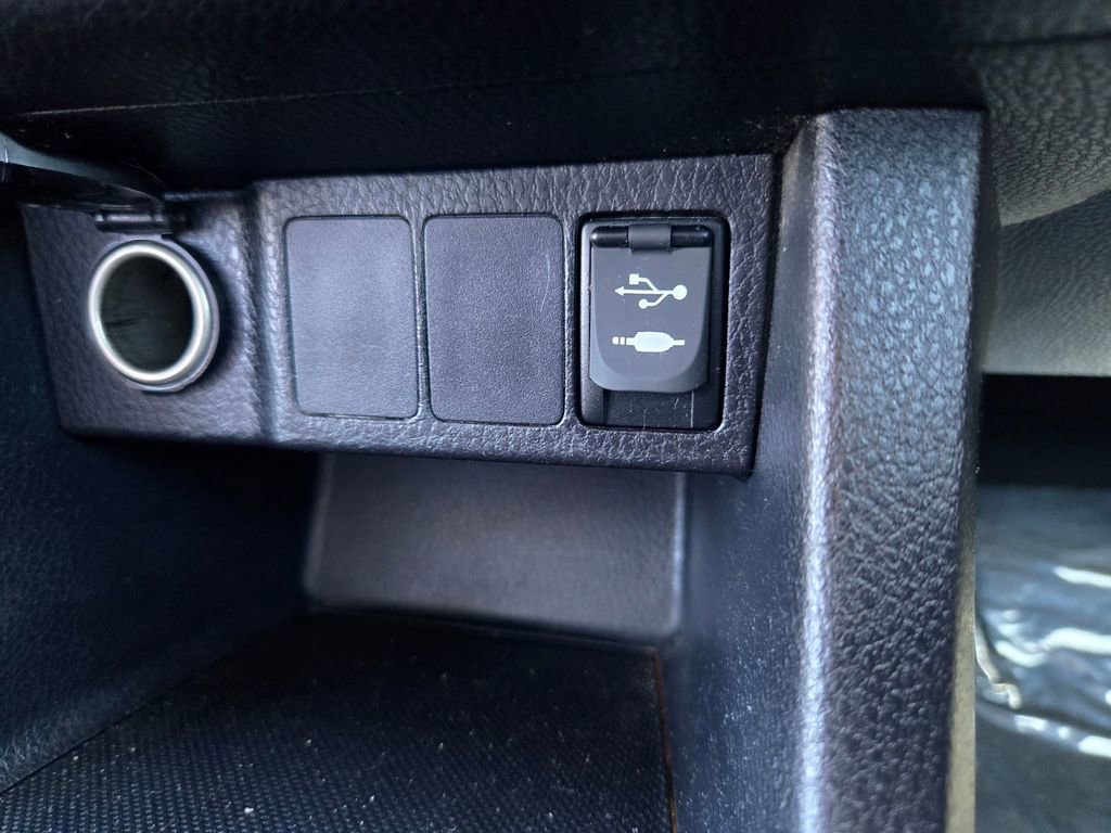 Used 2017 Toyota Corolla LE image 16