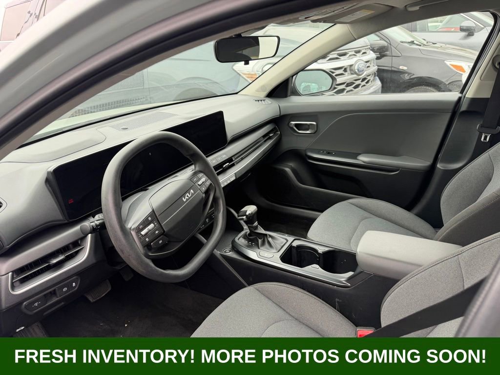 Used 2025 Kia K4 LXS image 8