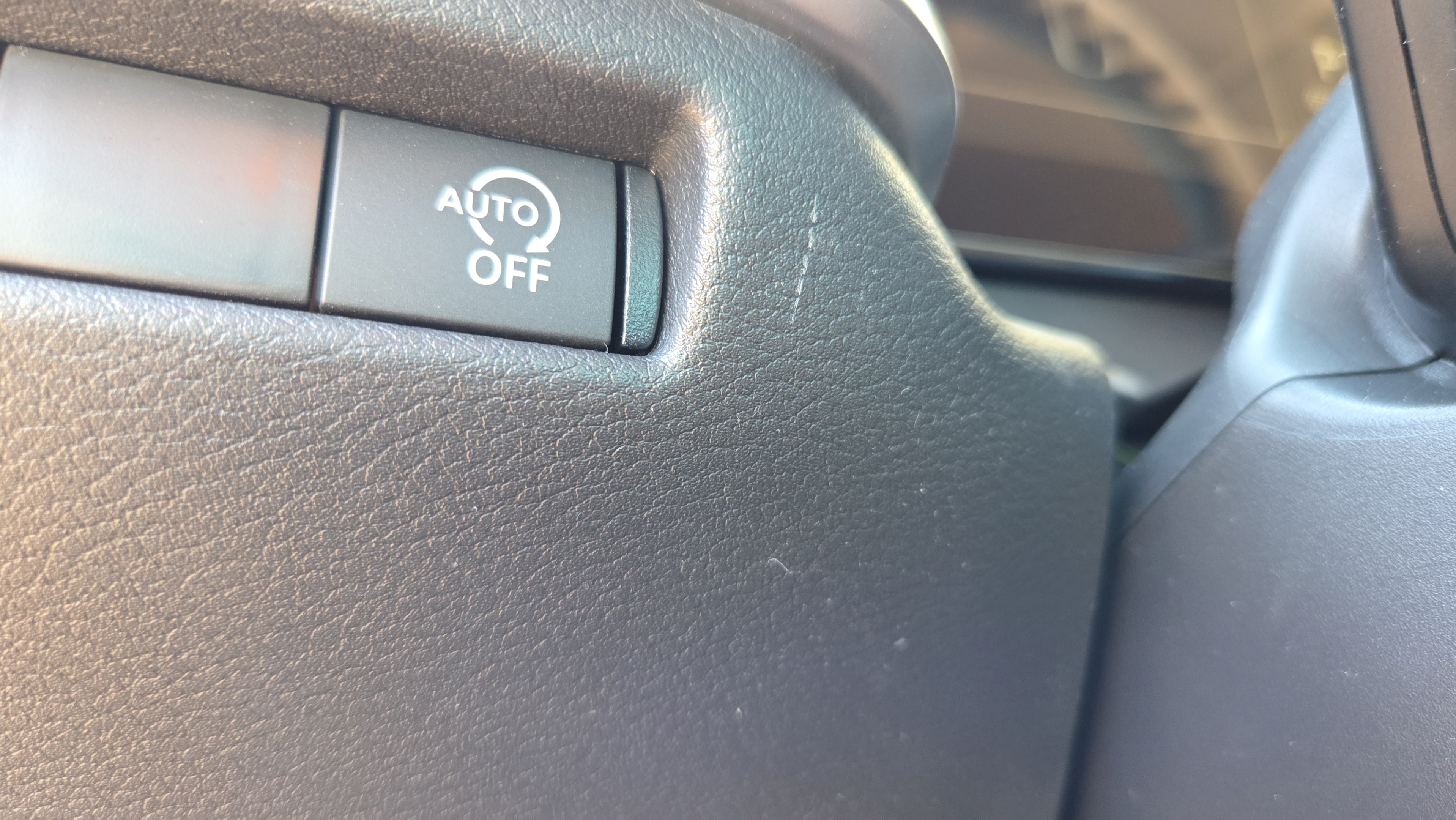 Used 2026 Nissan Kicks SV FWD image 29