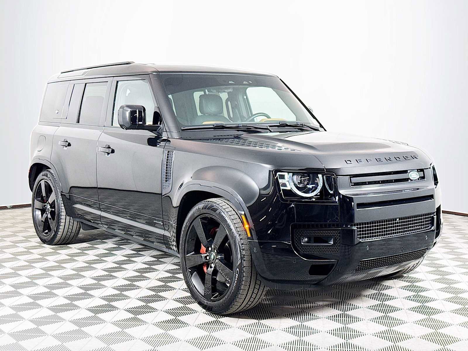 Used 2024 Land Rover Defender 110 X image 3