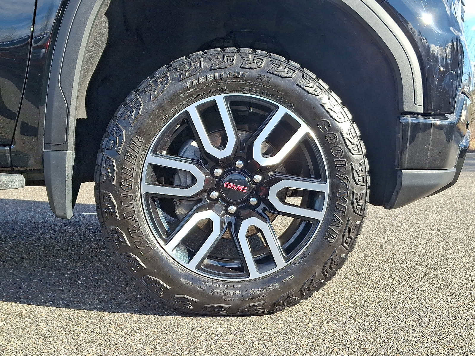 Used 2022 GMC Sierra 1500 AT4 w/ AT4 Premium Package image 9