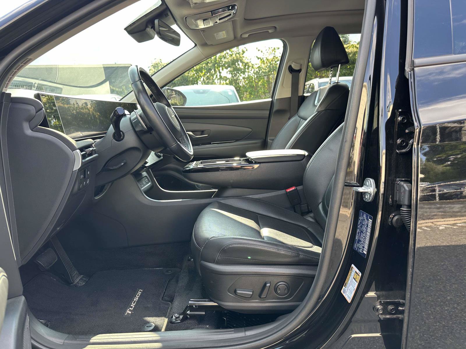 Used 2025 Hyundai Tucson Limited AWD/4WD image 15