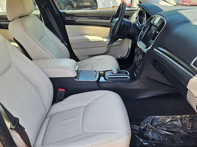 Used 2017 Chrysler 300 Limited image 20