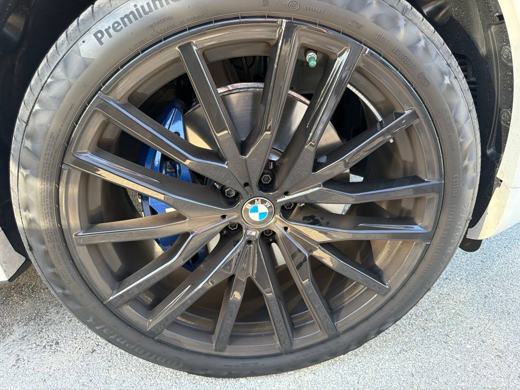 Certified 2026 BMW X6 xDrive40i w/ Climate Comfort Package AWD/4WD image 5