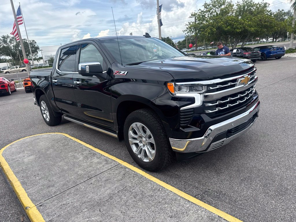 Used 2025 Chevrolet Silverado 1500 LTZ w/ LTZ Premium Package AWD/4WD image 3