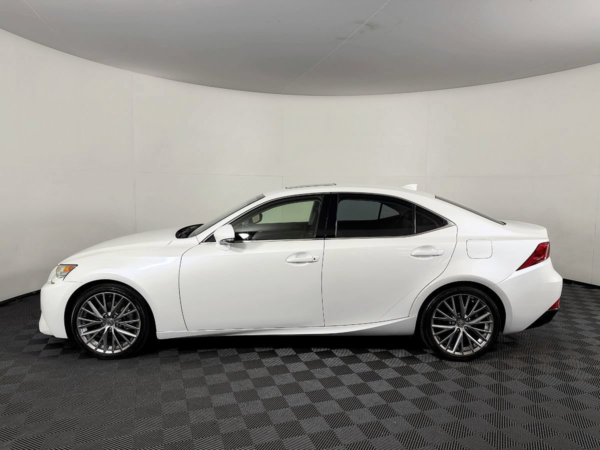 Used 2014 Lexus IS 250 w/ Luxury Package w/Gray Wood RWD image 16