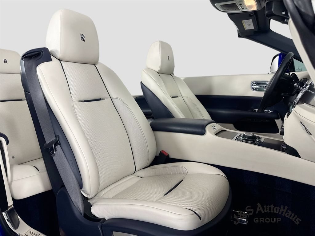 Used 2017 Rolls-Royce Dawn RWD image 36