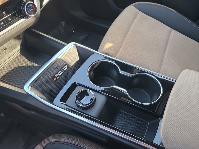 Used 2025 Chevrolet Equinox ACTIV w/ Safety and Technology Package image 35