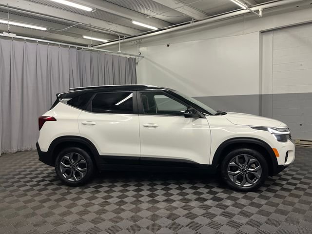 Certified 2024 Kia Seltos S image 4