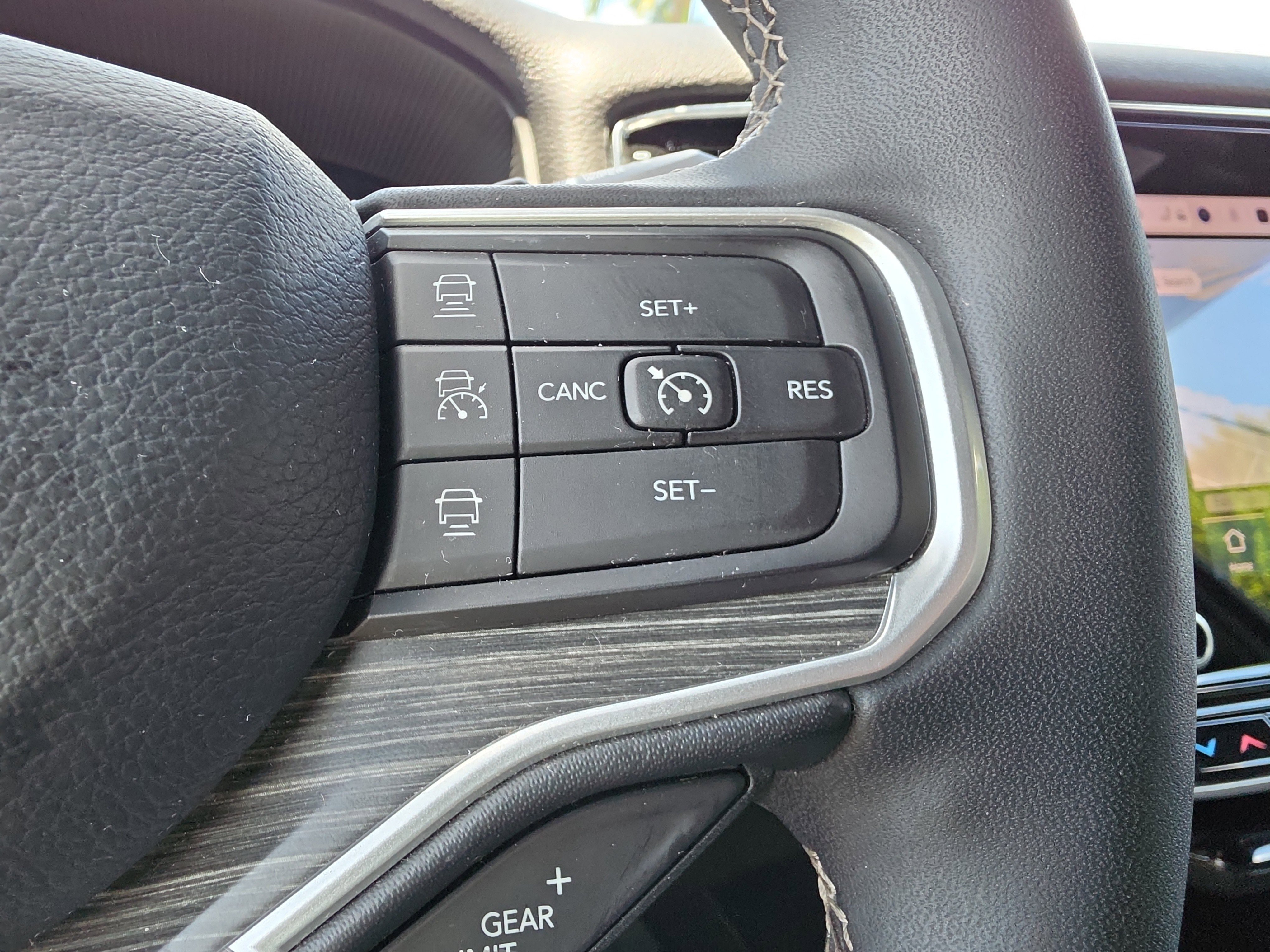 Used 2023 Jeep Wagoneer Series III w/ Preferred Equipment Group image 27