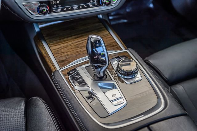 Used 2017 BMW 740i xDrive AWD/4WD image 35