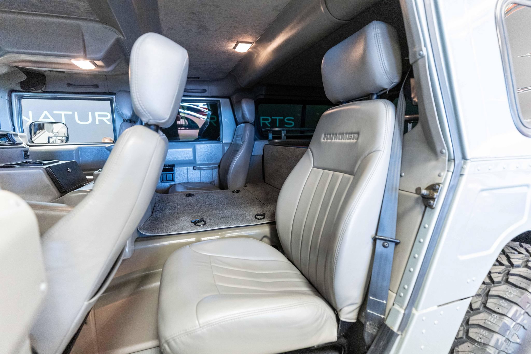 Used 2000 HUMMER H1 4-Door Wagon AWD/4WD image 9