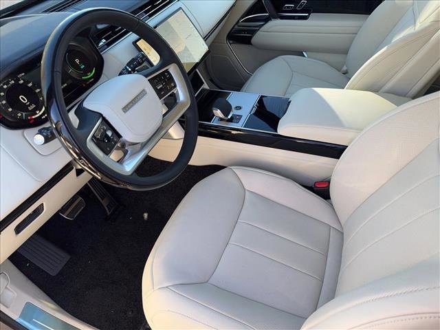 New 2025 Land Rover Range Rover SE image 18