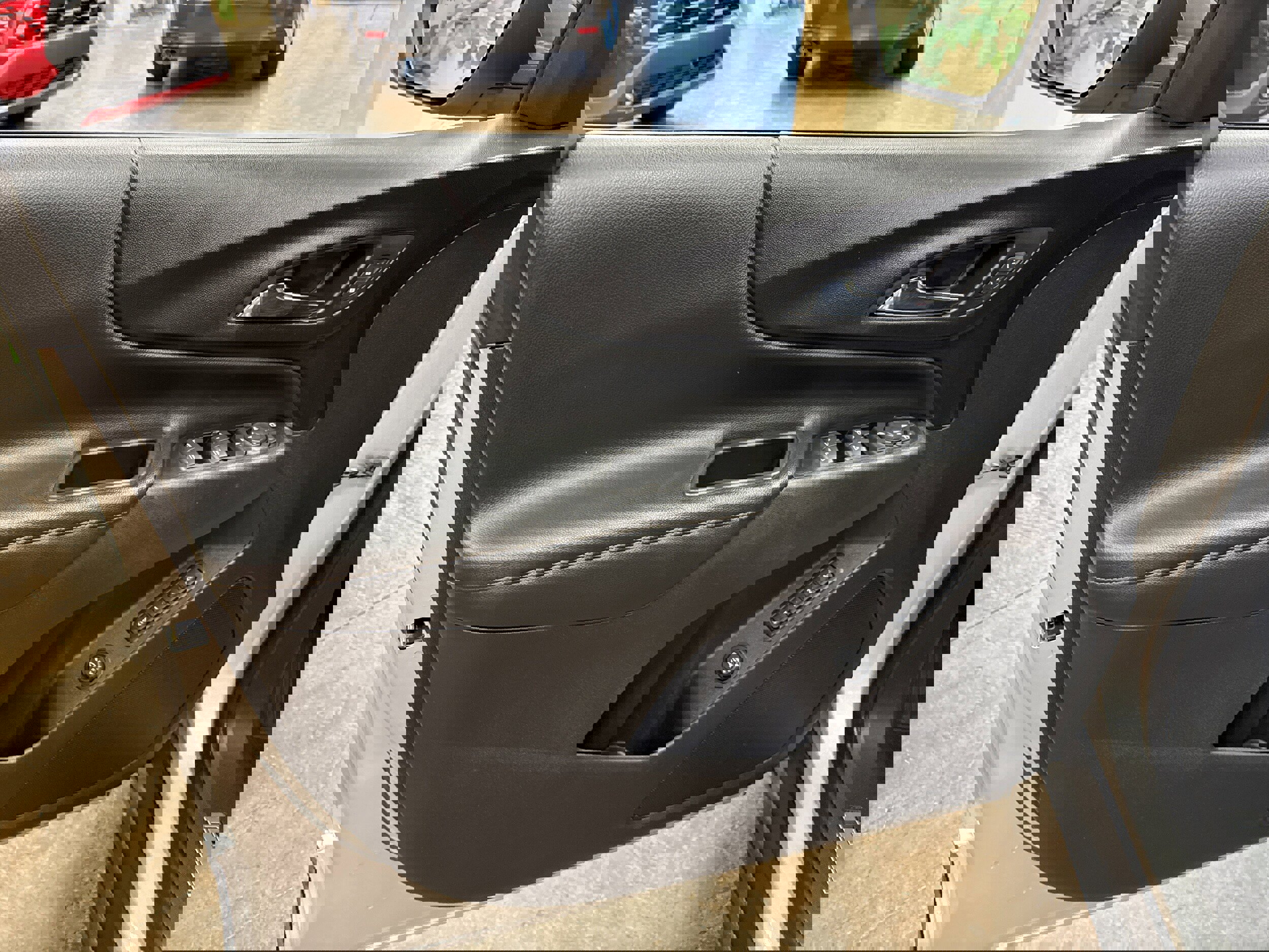 Used 2020 Chevrolet Equinox Premier image 26