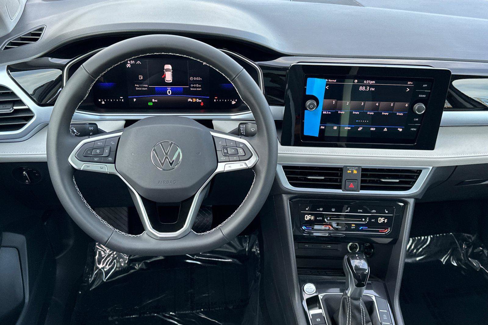 New 2026 Volkswagen Taos SE AWD/4WD image 13