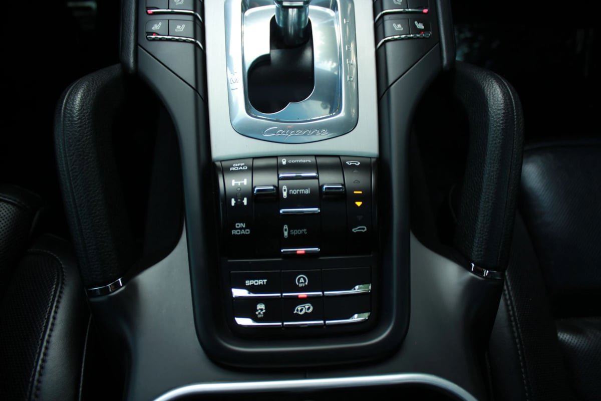 Used 2014 Porsche Cayenne GTS AWD/4WD image 18
