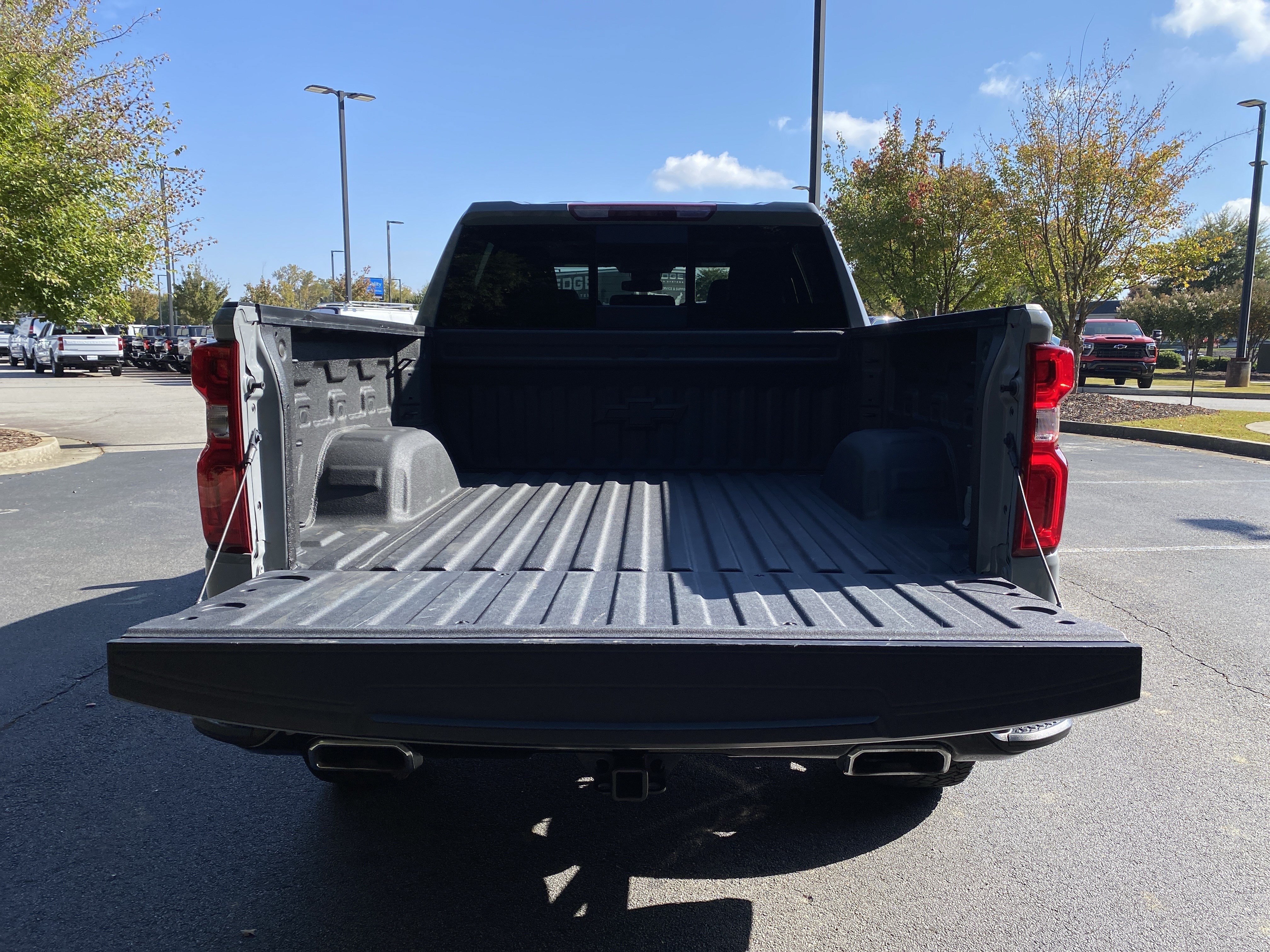 Used 2024 Chevrolet Silverado 1500 LT Trail Boss w/ Convenience Package II AWD/4WD image 11
