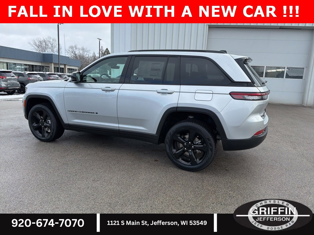 New 2025 Jeep Grand Cherokee Limited w/ Black Appearance Package image 14