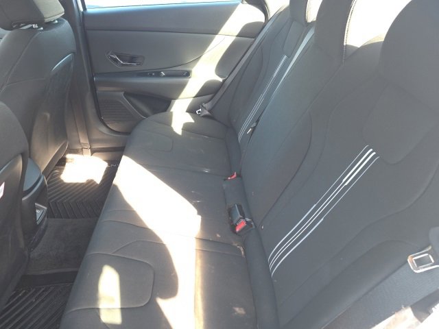 Used 2025 Hyundai Elantra SEL image 8