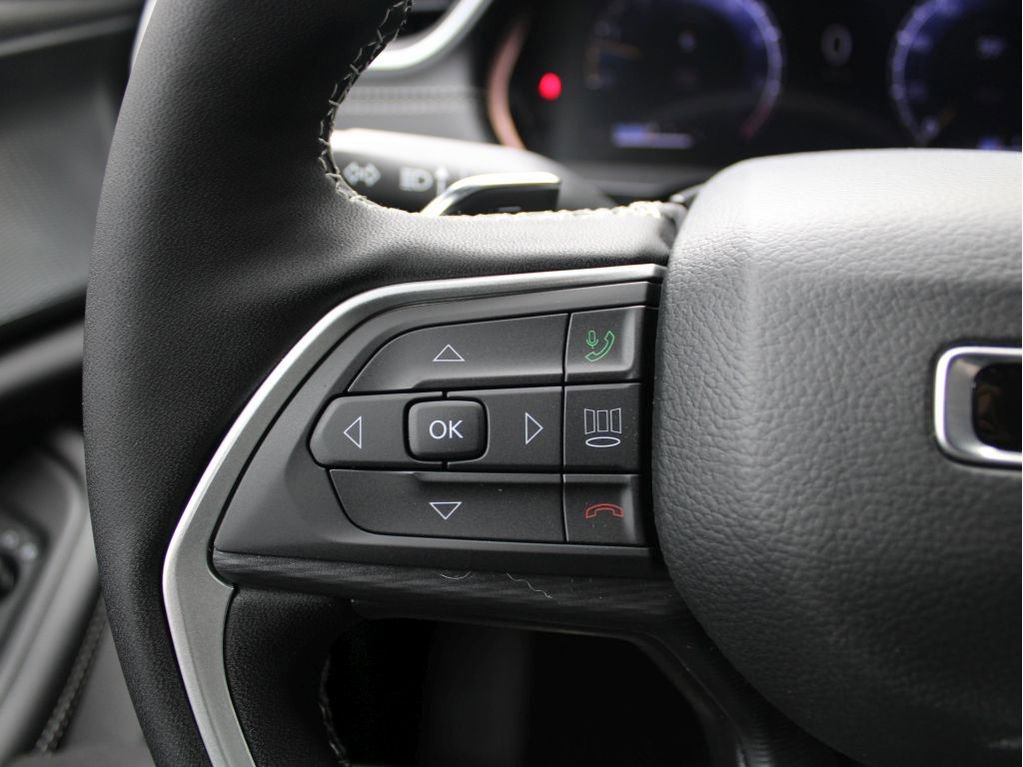 New 2025 Jeep Grand Cherokee Laredo X w/ Luxury Tech Group I image 14