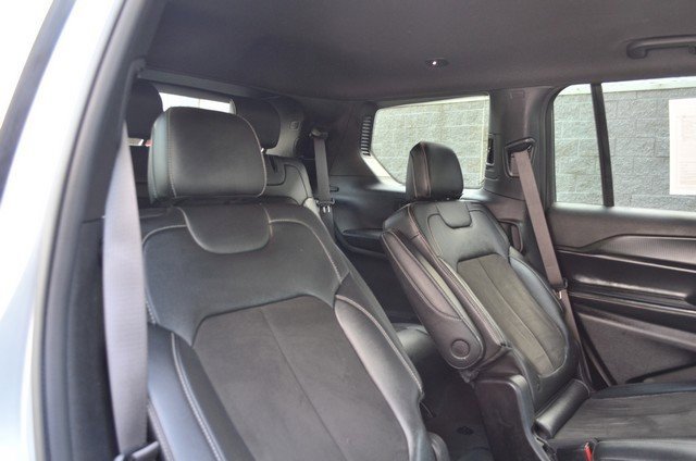 Used 2023 Jeep Grand Cherokee L Laredo image 36