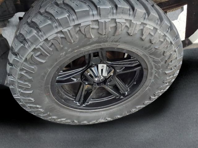 Used 2018 Chevrolet Silverado 1500 LT w/ All Star Edition AWD/4WD image 7