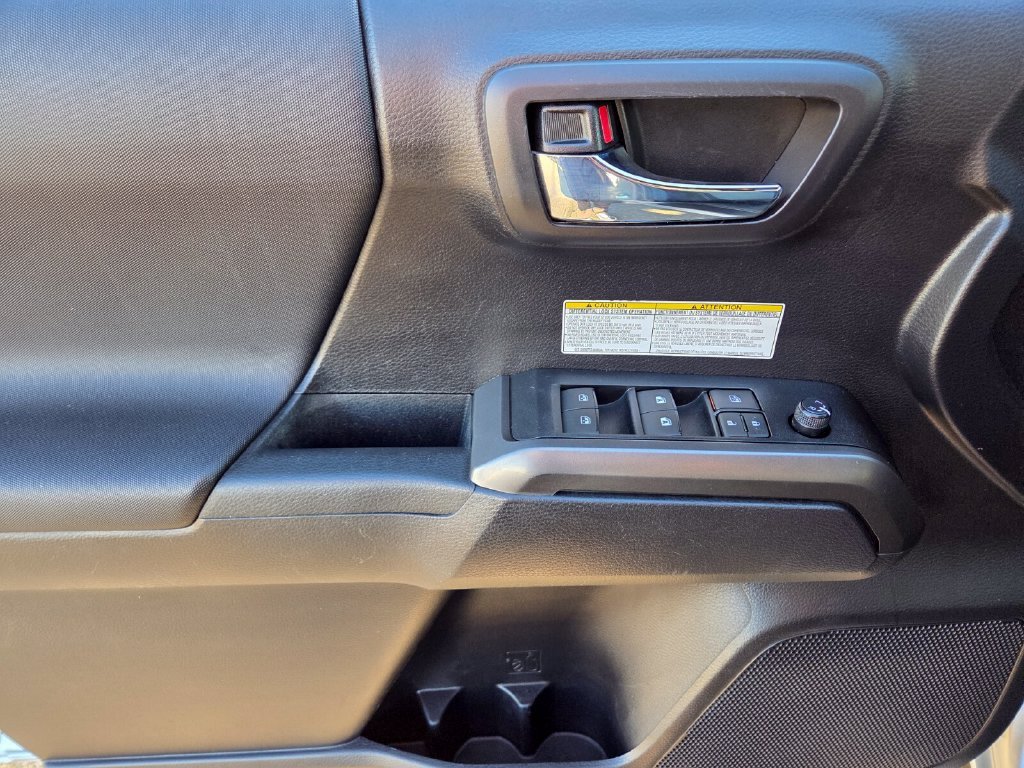 Used 2020 Toyota Tacoma TRD Off-Road AWD/4WD image 21