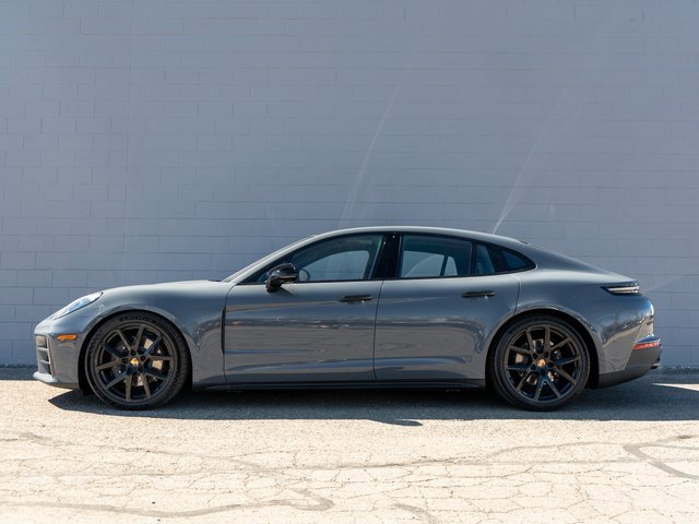New 2025 Porsche Panamera 4 image 2