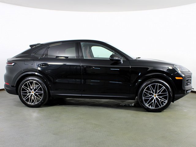 New 2025 Porsche Cayenne Coupe image 8
