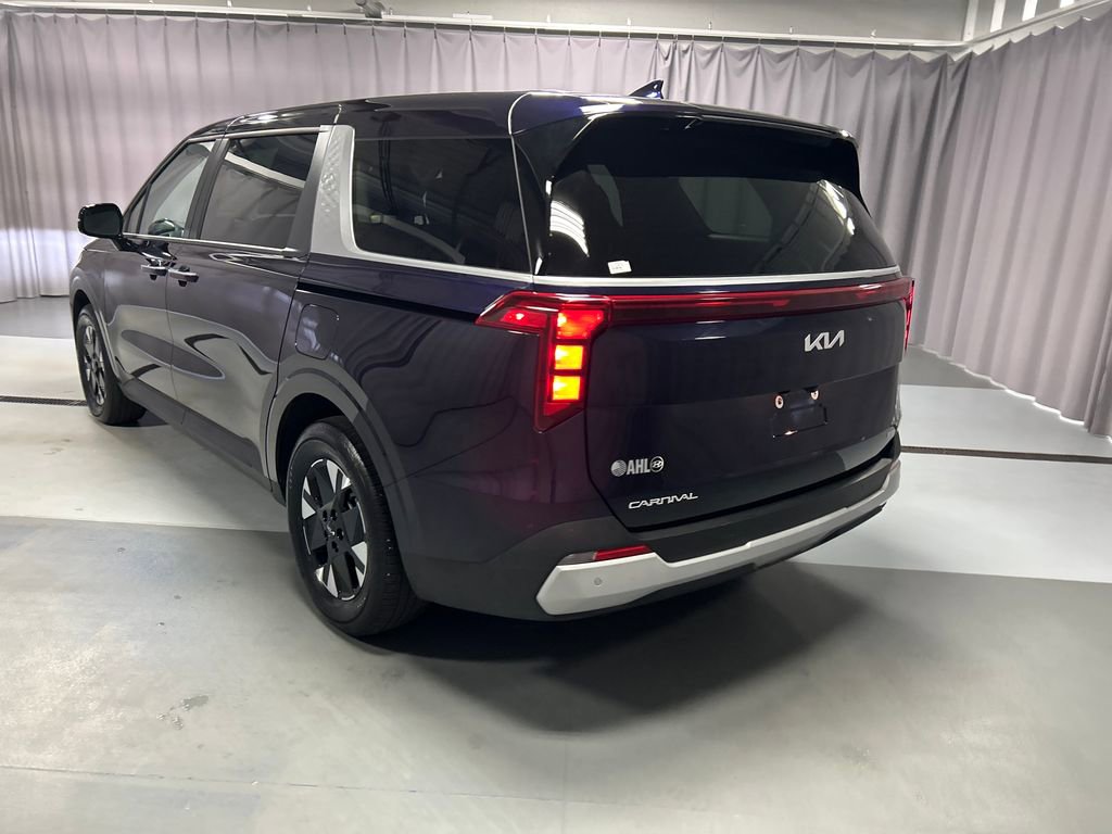 Used 2025 Kia Carnival LXS FWD image 5