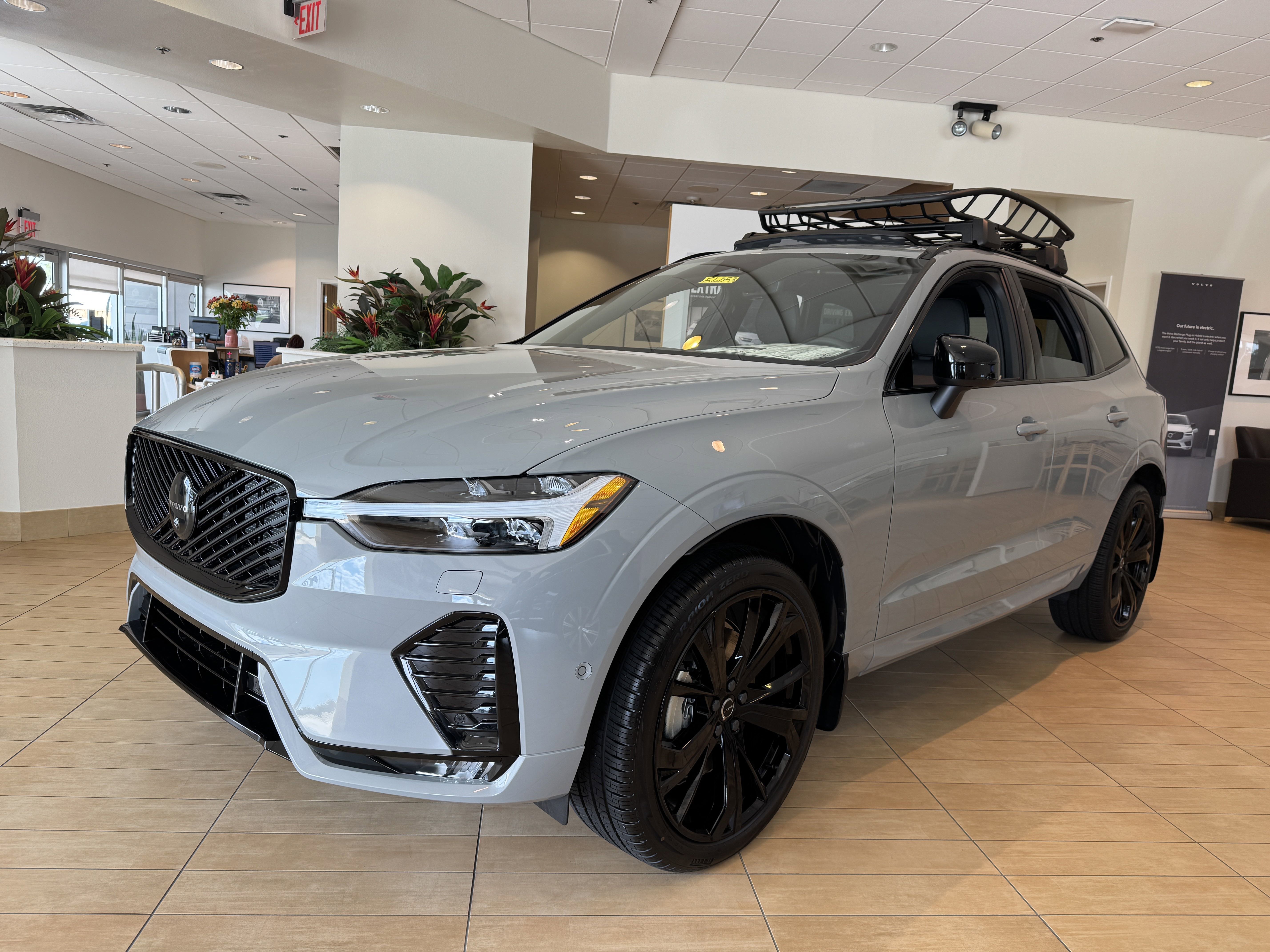 New 2026 Volvo XC60 B5 Ultra w/ Climate Package