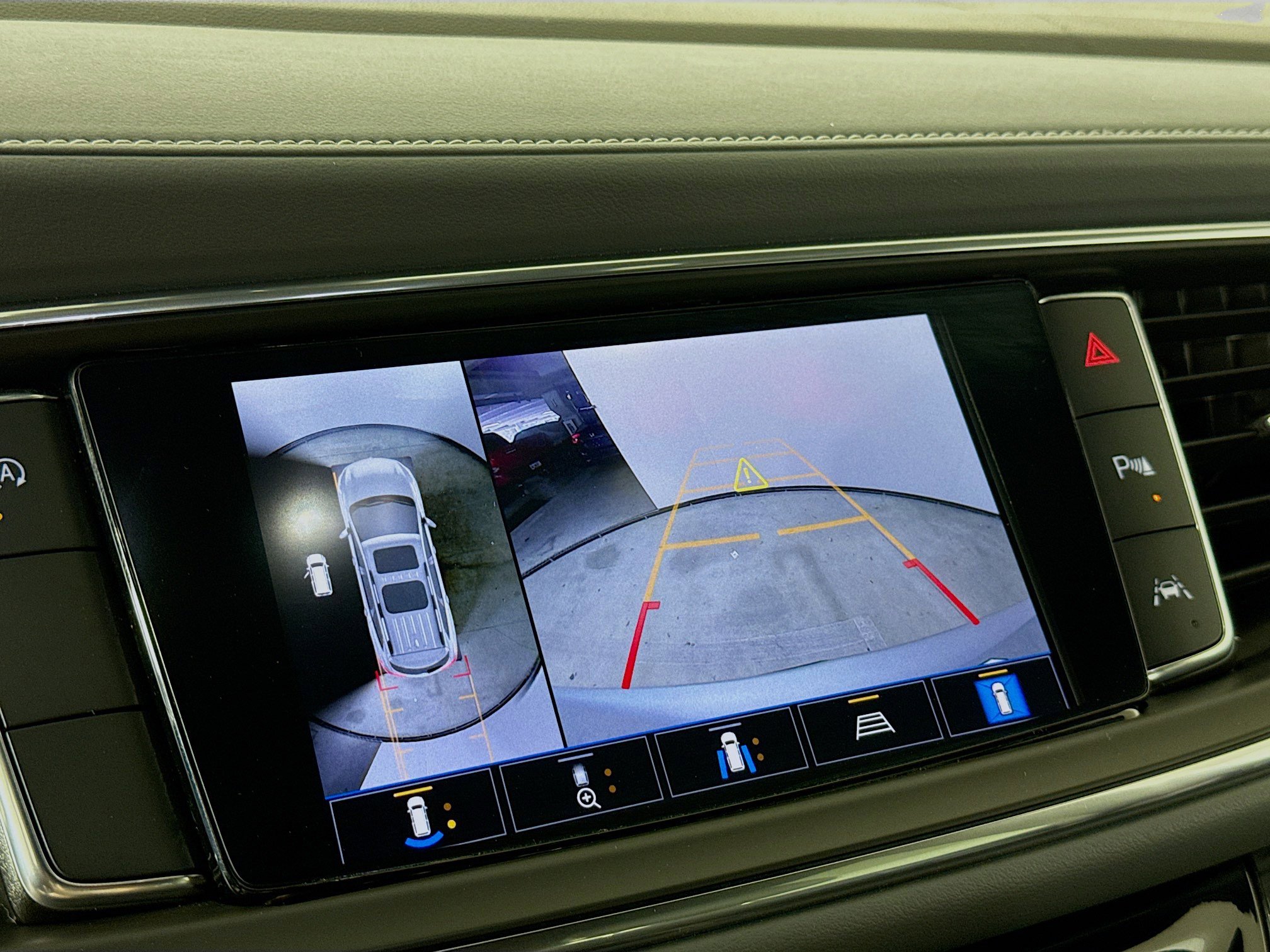 Used 2024 Buick Enclave Premium image 16