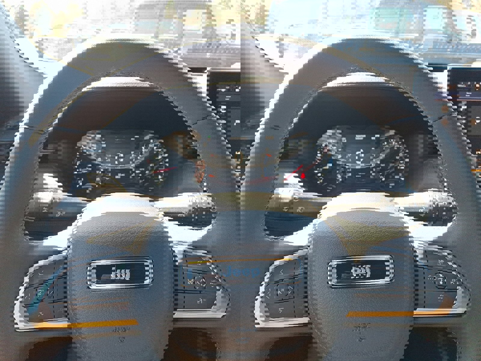 Used 2024 Jeep Compass Latitude w/ Convenience Group image 18