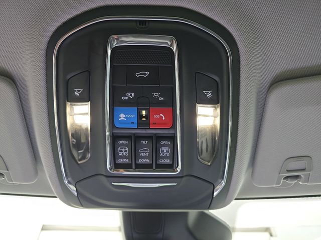 Used 2023 Jeep Grand Cherokee 4WD 4xe w/ Luxury Tech Group II image 44