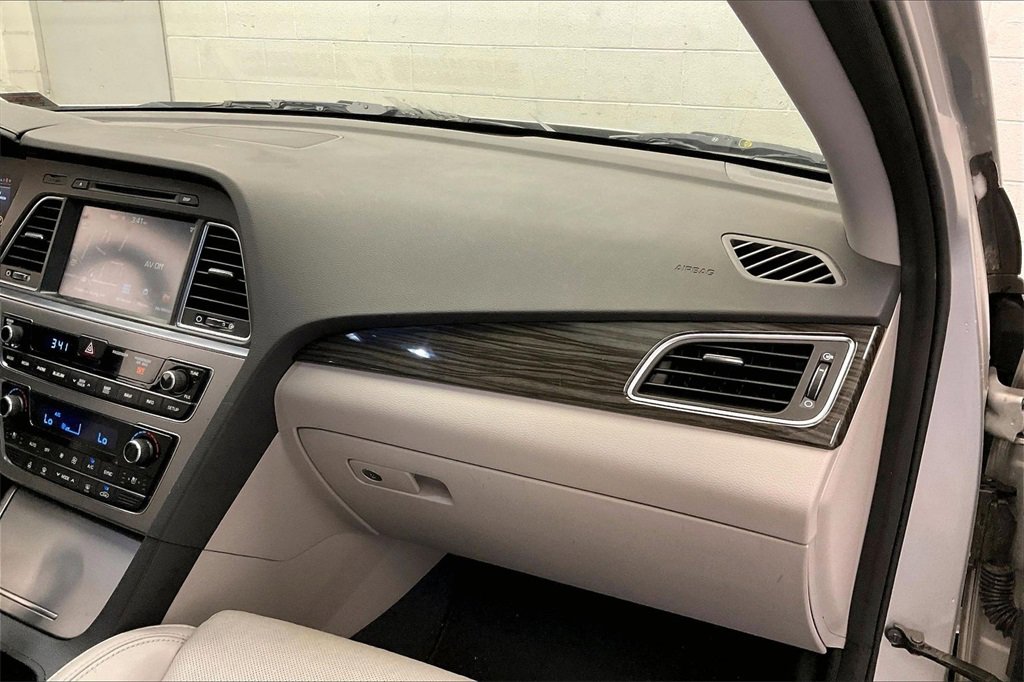 Used 2015 Hyundai Sonata Limited w/ Option Group 06 image 14