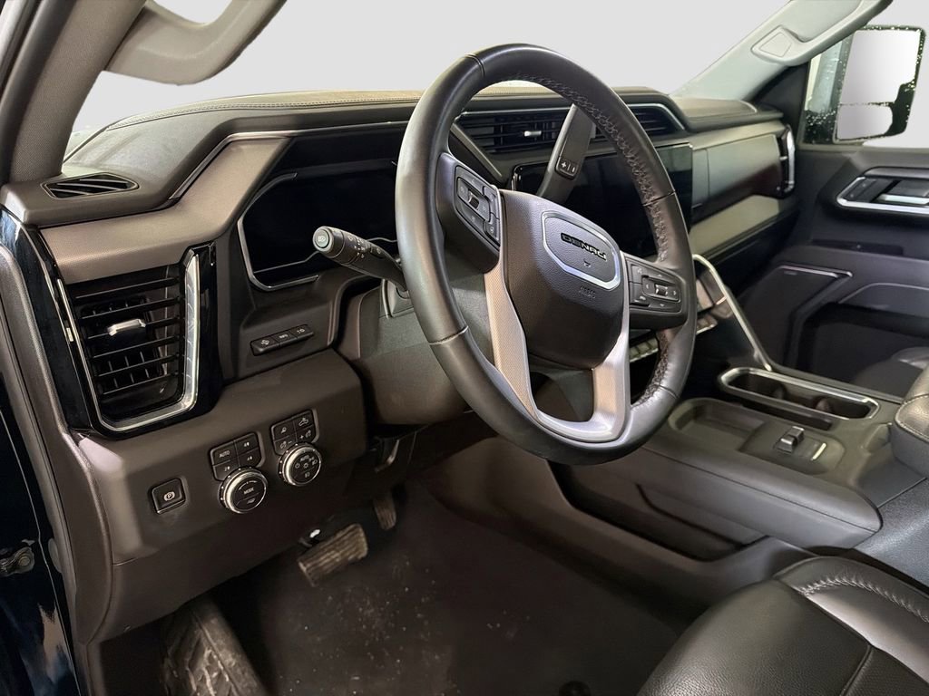 Used 2025 GMC Sierra 2500 Denali w/ Denali Reserve Package AWD/4WD image 8
