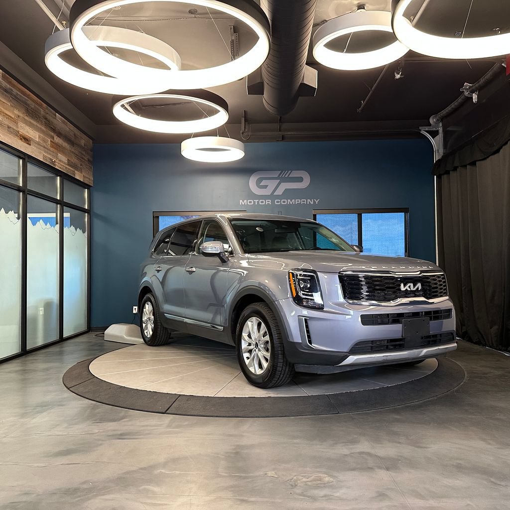 Used 2022 Kia Telluride LX AWD/4WD image 1