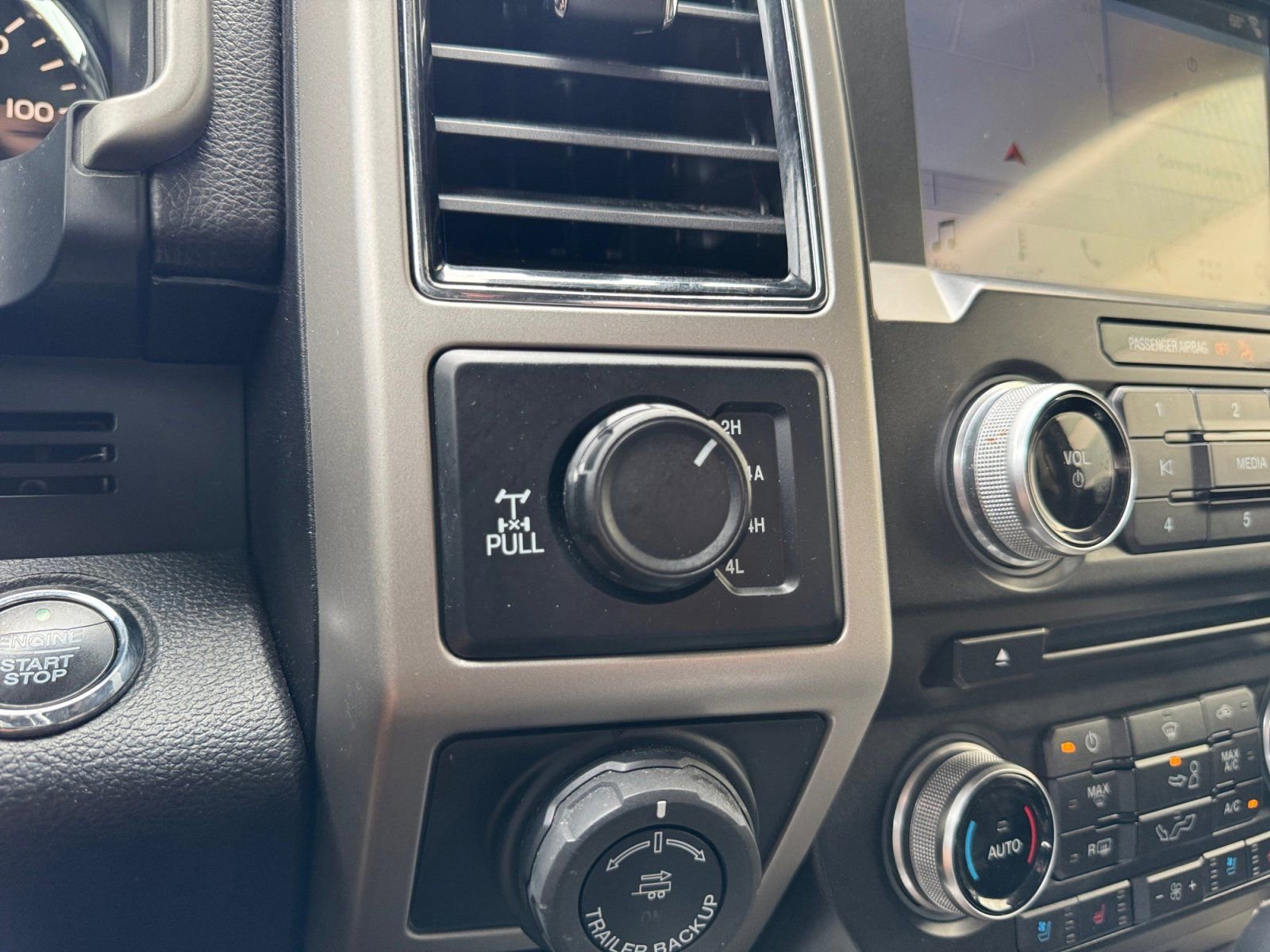 Used 2018 Ford F150 Lariat w/ Equipment Group 502A Luxury image 23