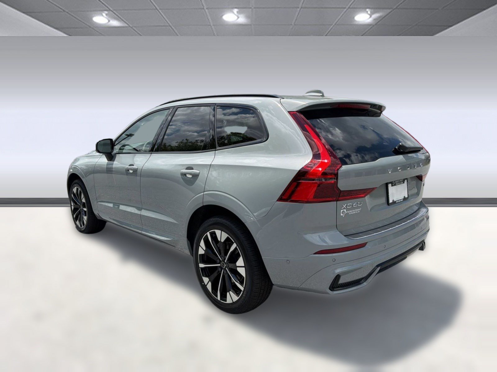 New 2026 Volvo XC60 B5 Ultra w/ Climate Package AWD/4WD image 3