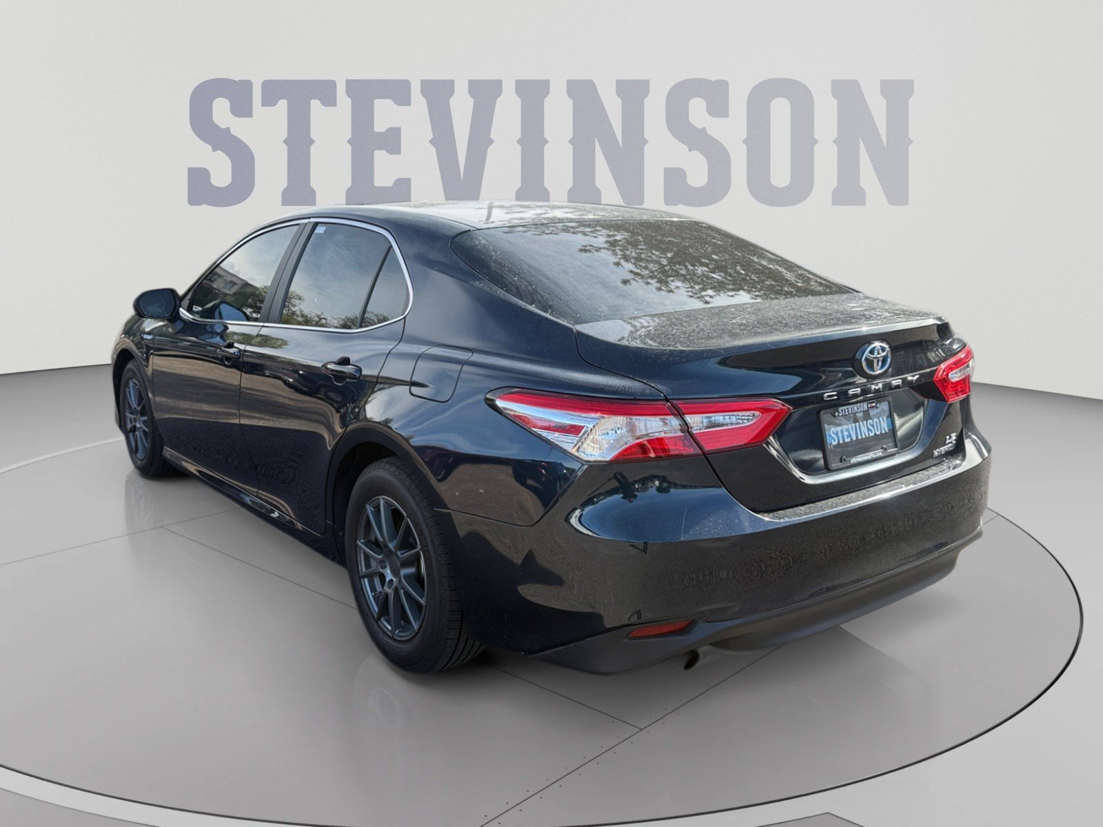Used 2018 Toyota Camry LE FWD image 3